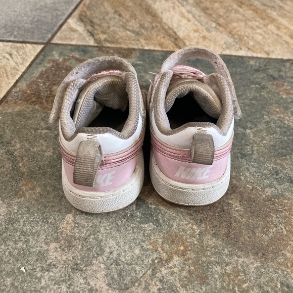 Nike Court Borough Low in pink and white size 5c good/play condition - Picture 3 of 7